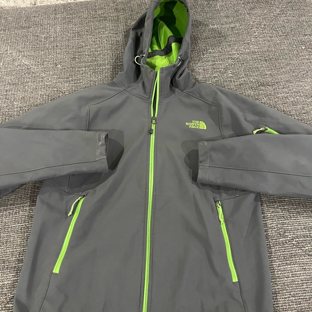 Mens Medium North Face jacket